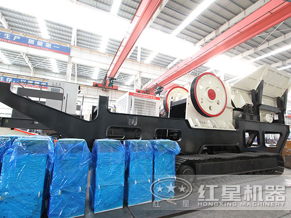 時產(chǎn)200噸流動鄂破機(jī)：履帶式