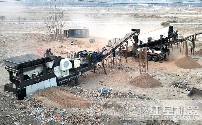 移動(dòng)式石子破碎機(jī)生產(chǎn)現(xiàn)場(chǎng)