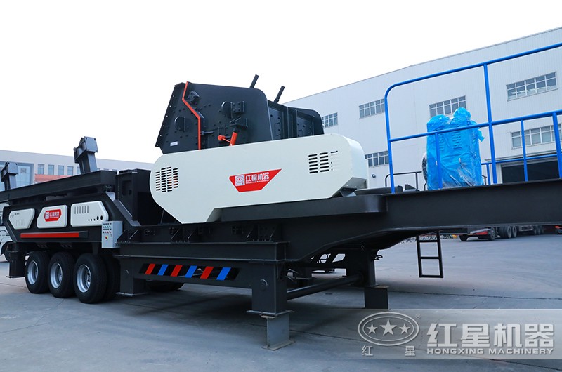 搭載反擊破的移動破碎機(jī)