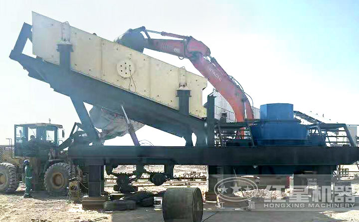 輪胎移動(dòng)式制砂機(jī)調(diào)試現(xiàn)場