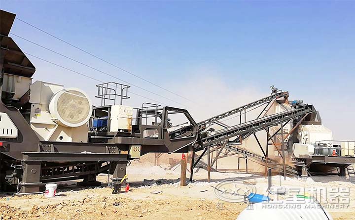 移動(dòng)碎石生產(chǎn)線現(xiàn)場(chǎng)