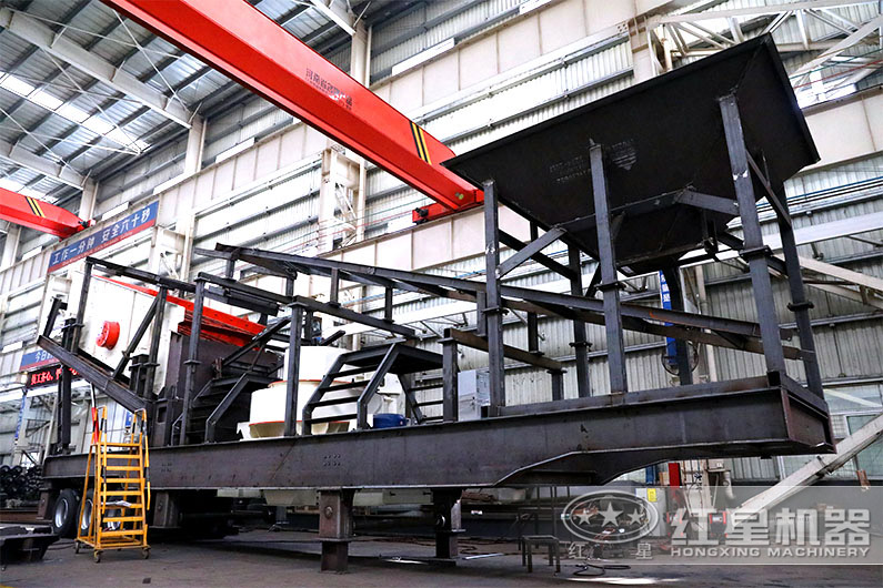 移動細碎整形篩分機靈活駐車，廠家提供現貨