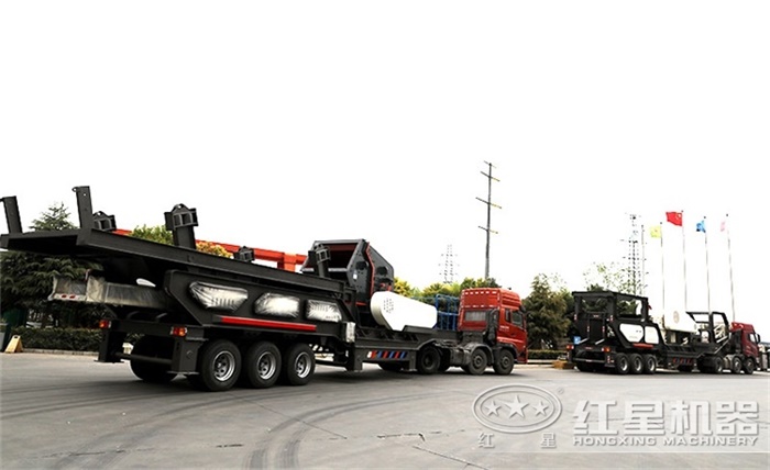 移動(dòng)再生料破碎機(jī)發(fā)貨