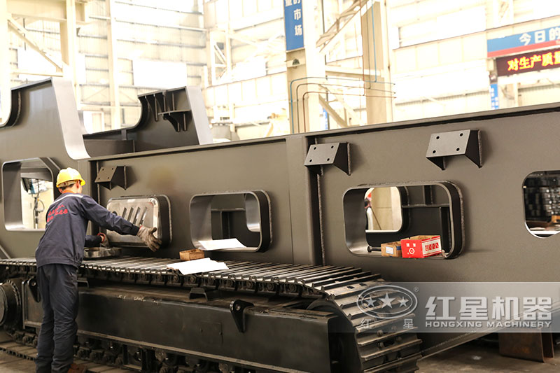 移動破碎石料機細節(jié)